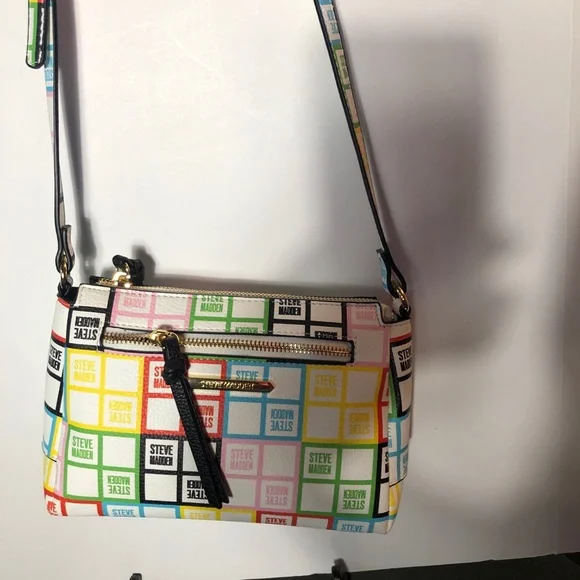 STEVE MADDEN NWT Shoulder bag 20” width 6” height 4” Depth. - Picture 4 of 7